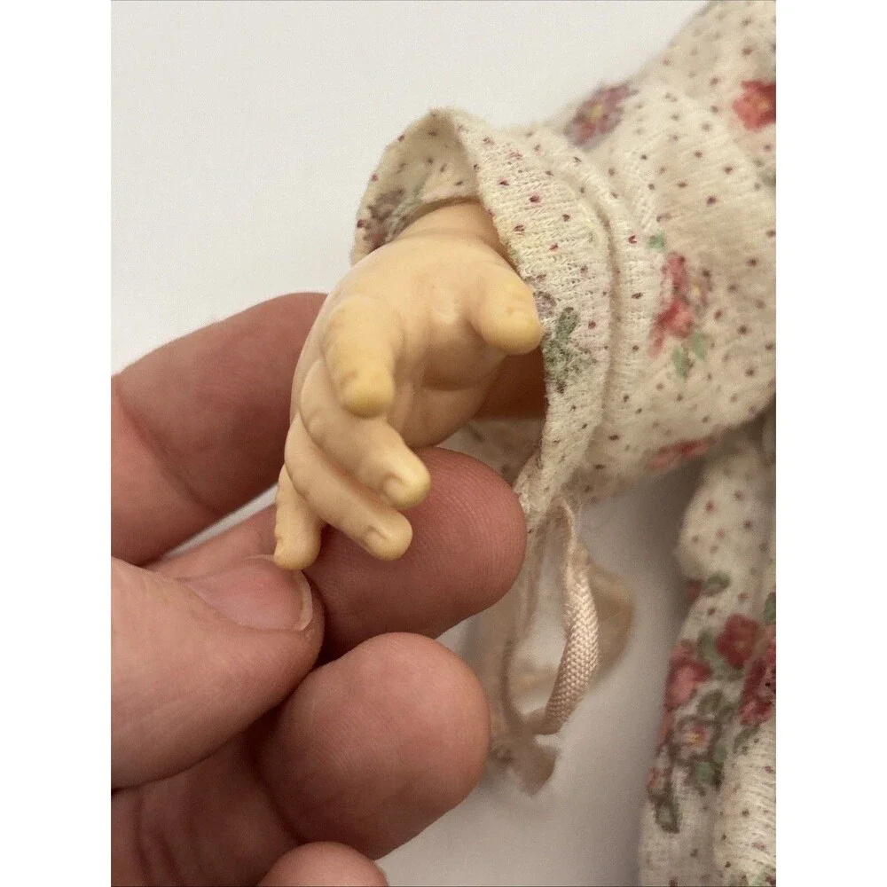 Vintage 1981 Gerber Baby Doll Side To Side Eyes Molded Head Soft Body